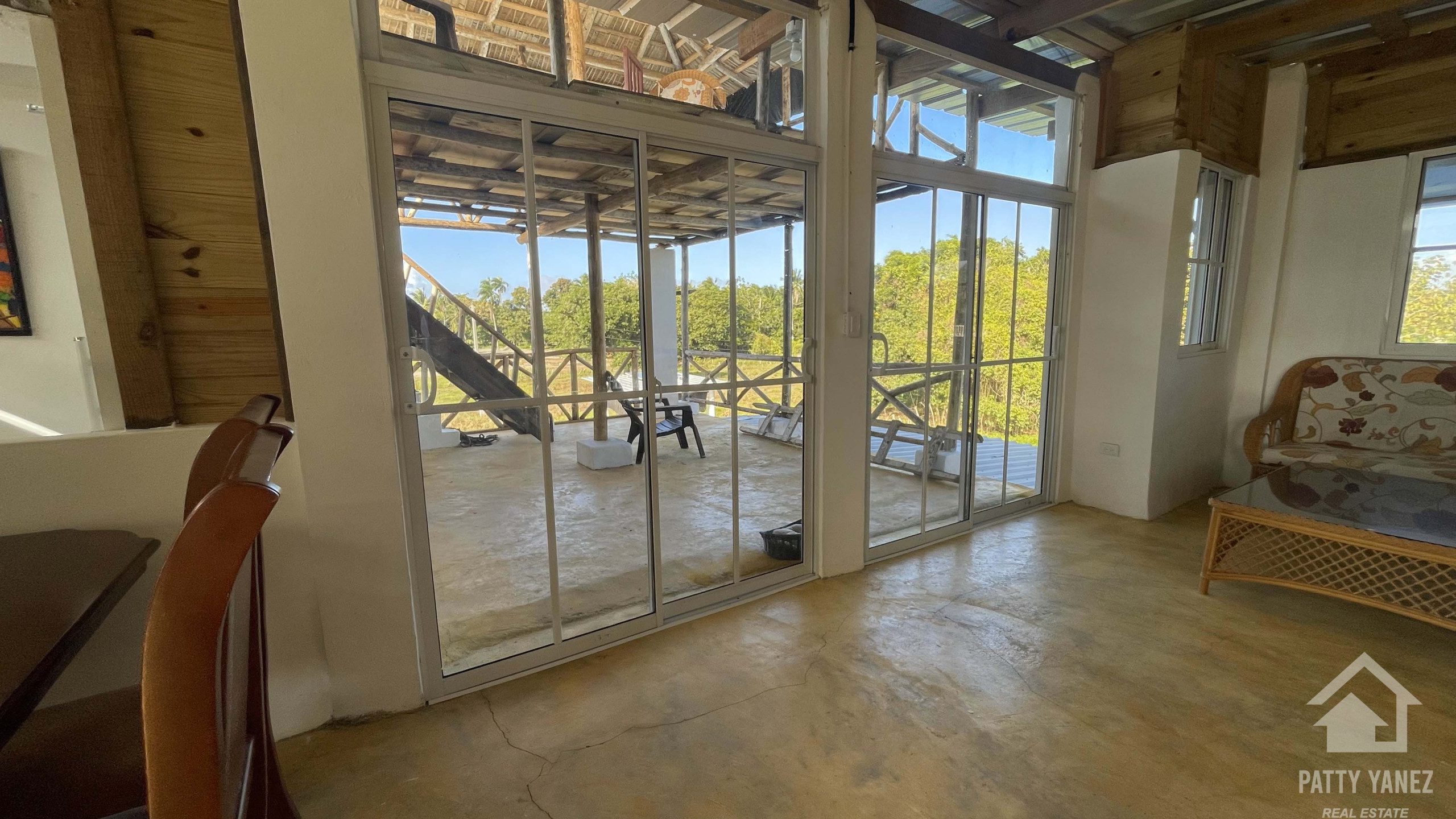 Investment Opportunity: Rental Business with 12 Units + Penthouse