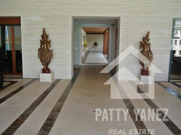 Mega mansión exclusiva frente al mar en Cap Cana: un refugio de lujo y una oportunidad de inversión