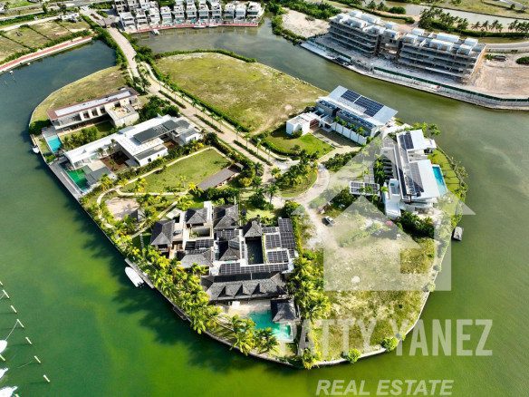 Mega mansión exclusiva frente al mar en Cap Cana: un refugio de lujo y una oportunidad de inversión