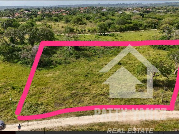 Terreno en venta con vista al mar entre Sosúa y Cabarete: 1.659 m² en una urbanización cerrada