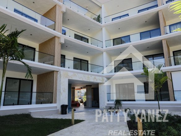 Luxury Beachfront Living – LAST UNITS AVAILABLE