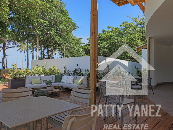 Luxury Beachfront Living – LAST UNITS AVAILABLE