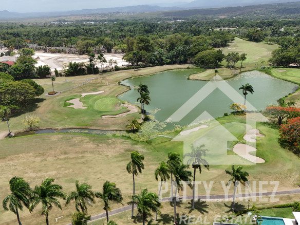 Playa Dorada – Villa de 2 dormitorios en venta en Puerto Plata