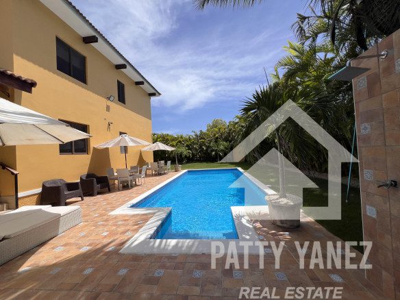 Villa for Sale in Sosúa – Steps from the Beach.