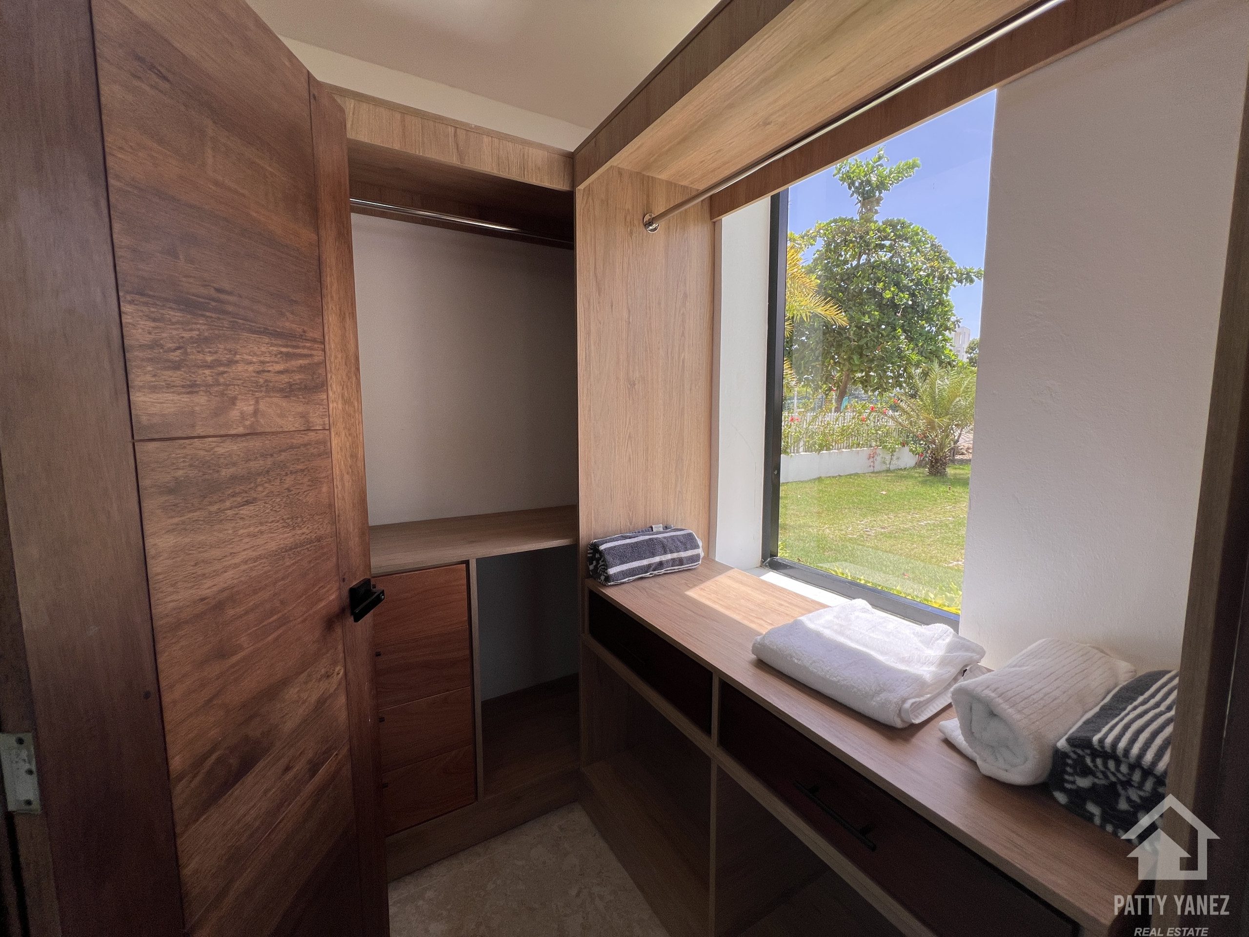 Villa en venta en Sosúa, en una urbanización cerrada, con acceso privado a la playa.