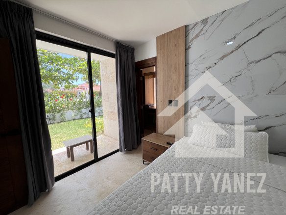 Villa en venta en Sosúa, en una urbanización cerrada, con acceso privado a la playa.