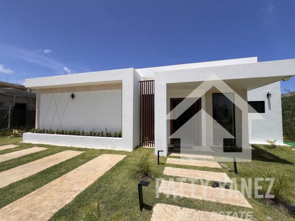 Villa for Sale in Sosúa gated comunity– Steps from the Beach.