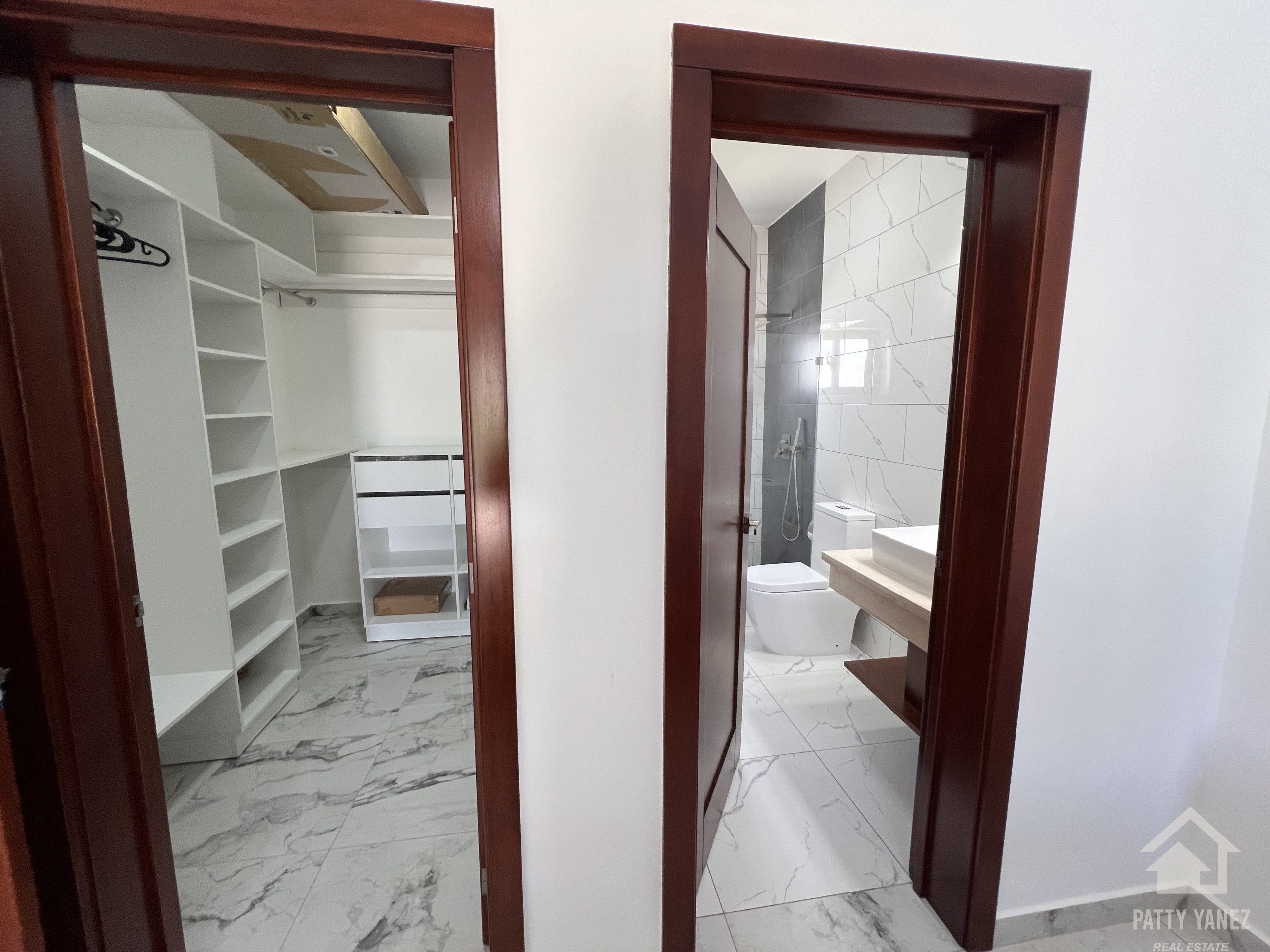 Villa for Sale in Sosúa gated comunity– Steps from the Beach.