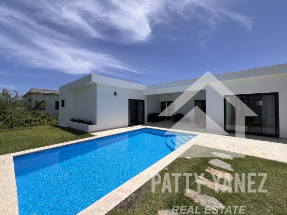 Villa for Sale in Sosúa gated comunity– Steps from the Beach.
