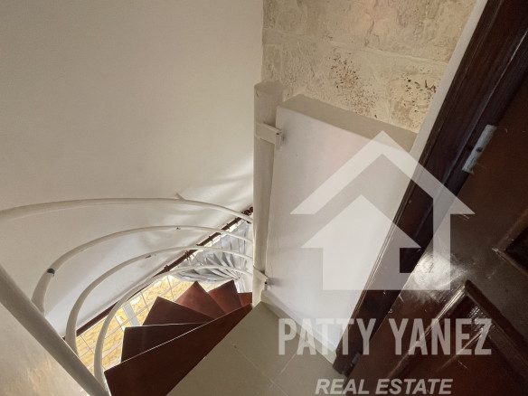 Luxury 9-Bedroom Villa for Sale in Cabarete East – Investment & Lifestyle Opportunity