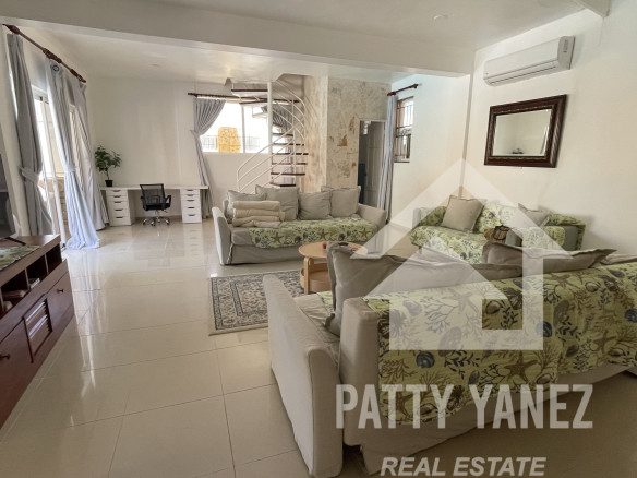 Luxury 9-Bedroom Villa for Sale in Cabarete East – Investment & Lifestyle Opportunity
