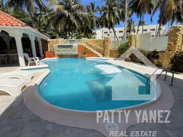 Luxury 9-Bedroom Villa for Sale in Cabarete East – Investment & Lifestyle Opportunity