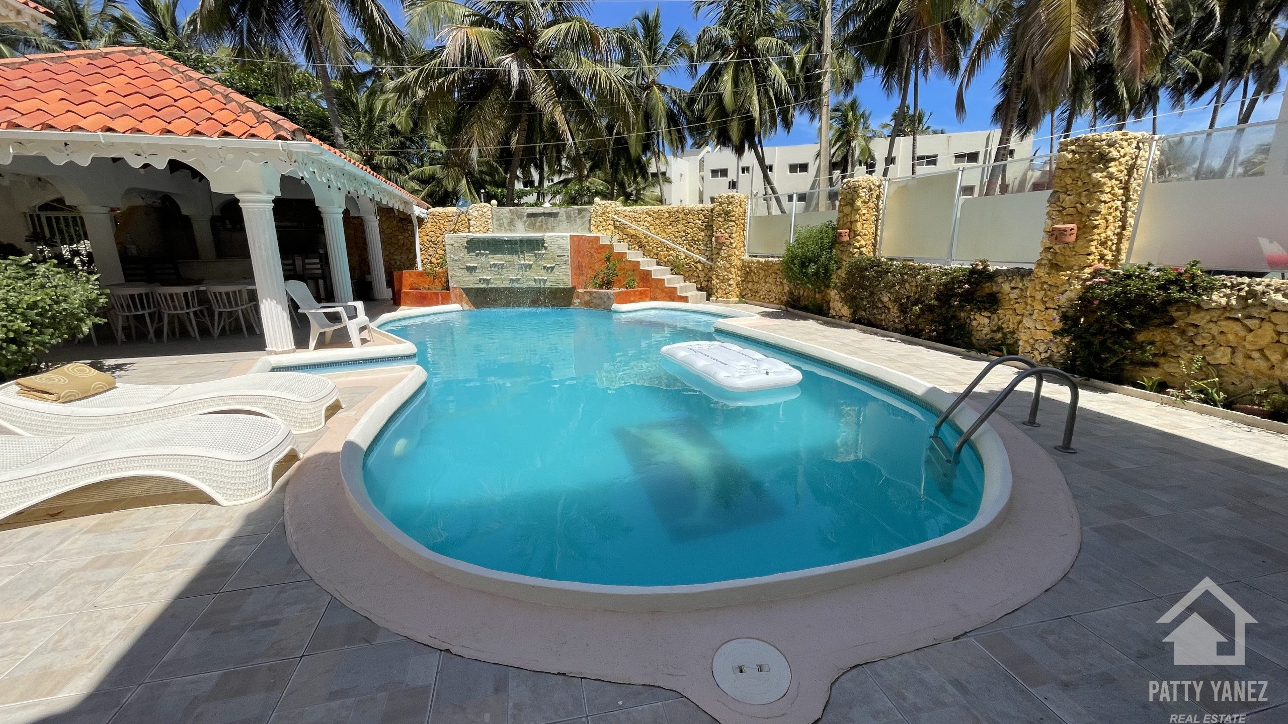 Luxury 9-Bedroom Villa for Sale in Cabarete East – Investment & Lifestyle Opportunity
