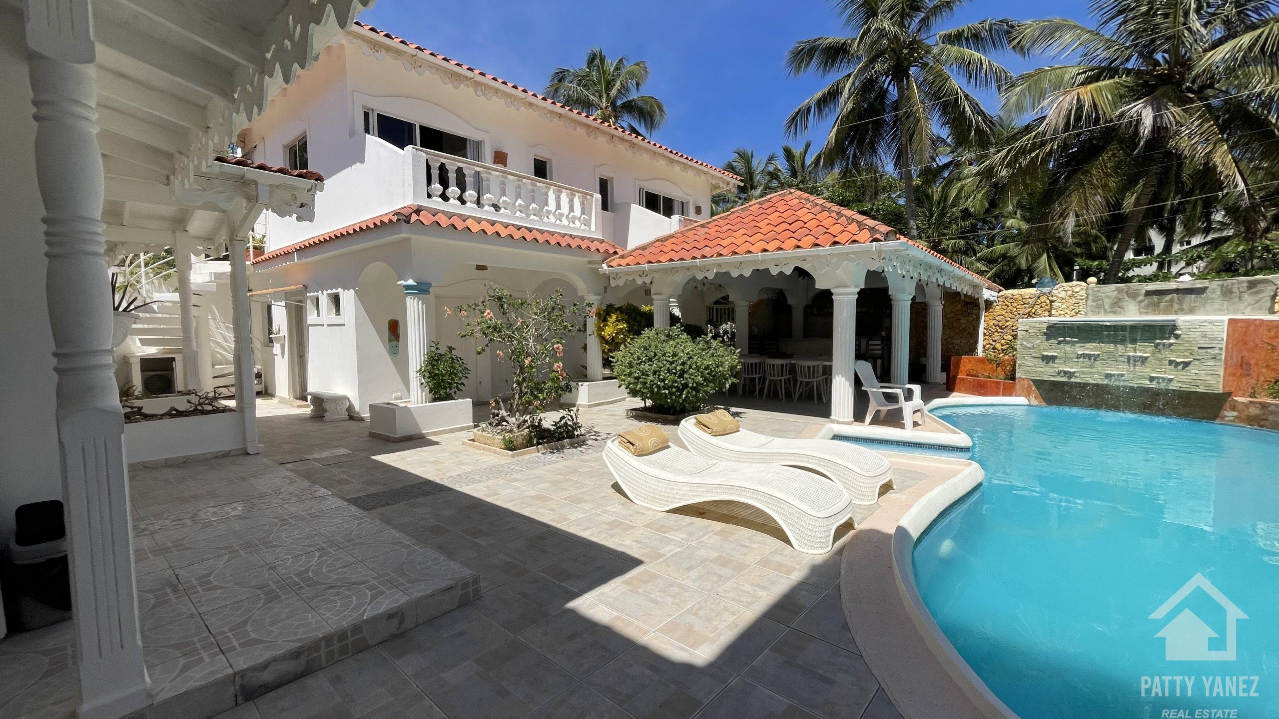 Luxury 9-Bedroom Villa for Sale in Cabarete East – Investment & Lifestyle Opportunity