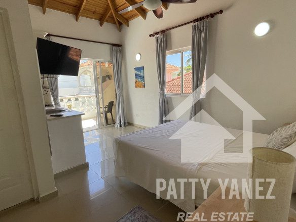 Luxury 9-Bedroom Villa for Sale in Cabarete East – Investment & Lifestyle Opportunity