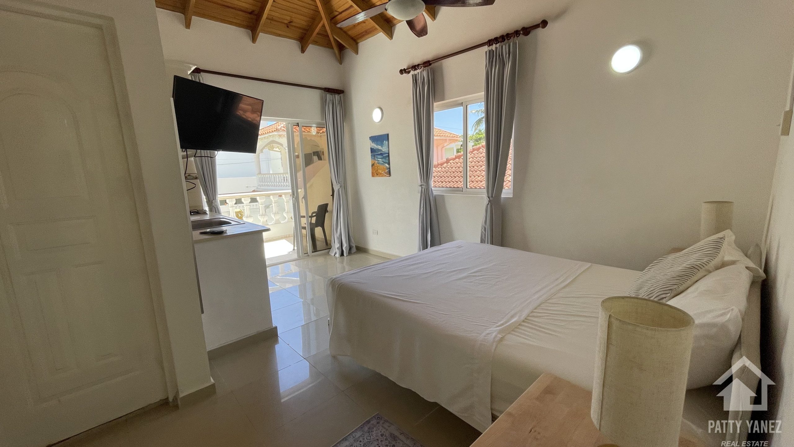 Luxury 9-Bedroom Villa for Sale in Cabarete East – Investment & Lifestyle Opportunity