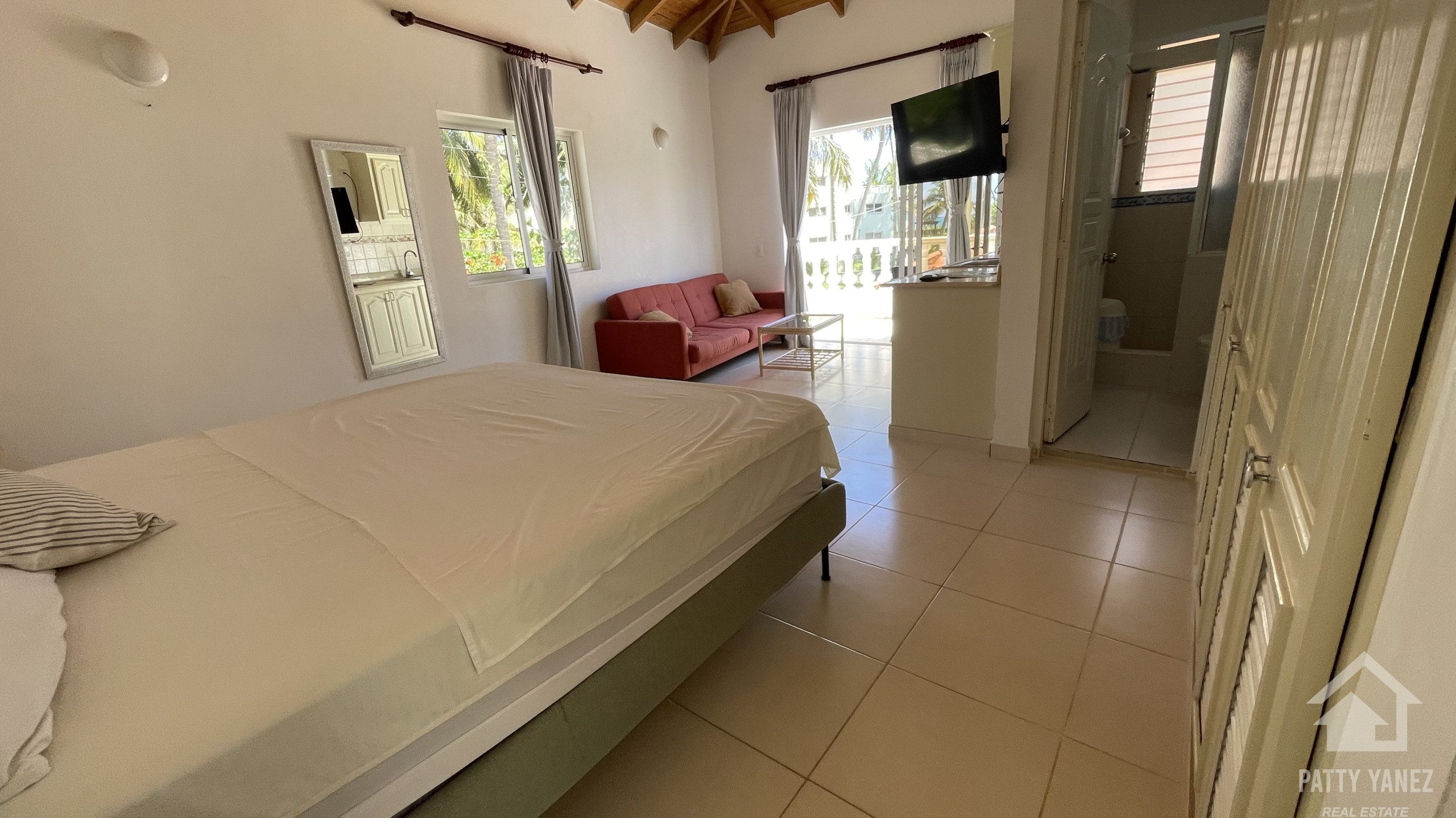 Luxury 9-Bedroom Villa for Sale in Cabarete East – Investment & Lifestyle Opportunity