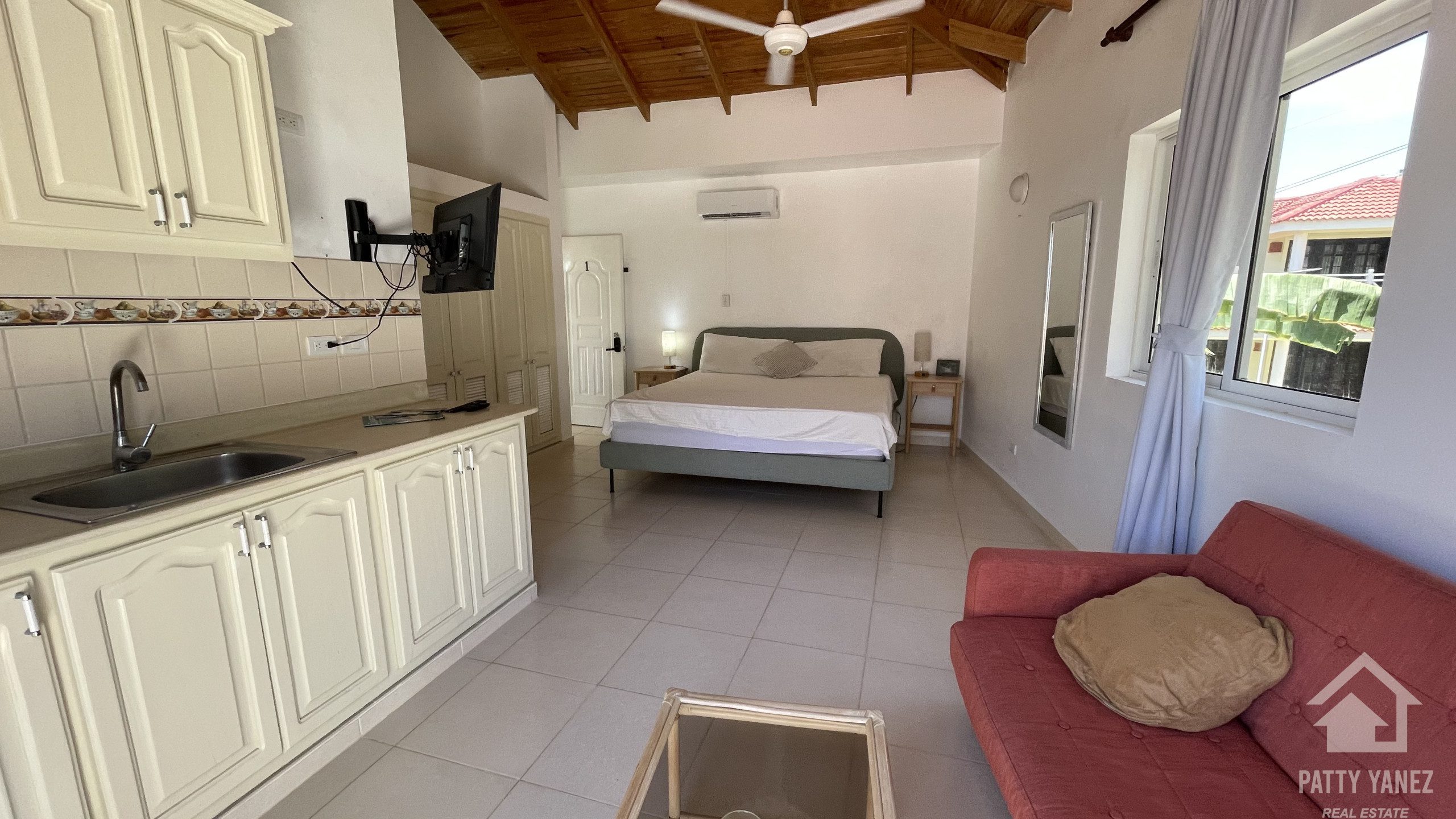 Luxury 9-Bedroom Villa for Sale in Cabarete East – Investment & Lifestyle Opportunity