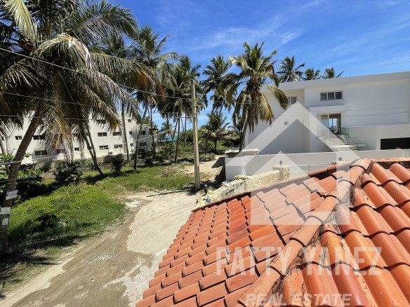 Luxury 9-Bedroom Villa for Sale in Cabarete East – Investment & Lifestyle Opportunity