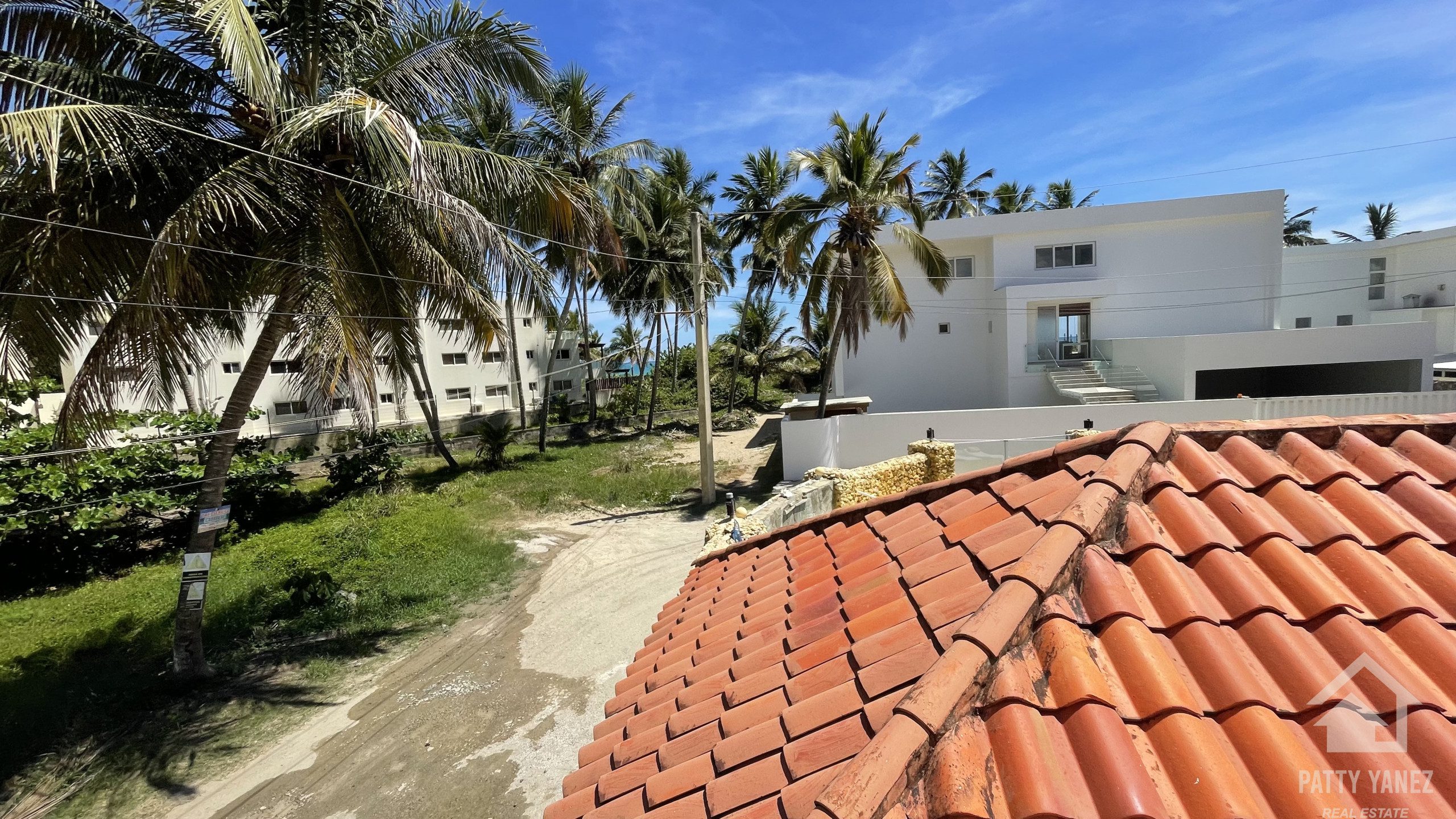 Luxury 9-Bedroom Villa for Sale in Cabarete East – Investment & Lifestyle Opportunity