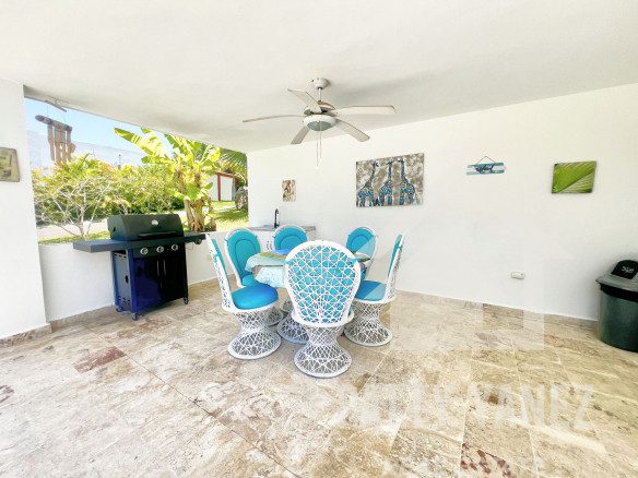 Encantadora villa de 3 dormitorios con vistas a la laguna y paneles solares – Cabarete, República Dominicana
