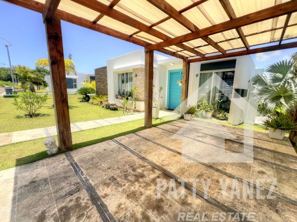 Encantadora villa de 3 dormitorios con vistas a la laguna y paneles solares – Cabarete, República Dominicana