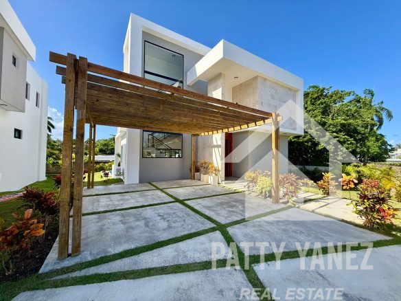 Villa moderna de 3 dormitorios – Complejo residencial cerrado, a unos pasos de la playa