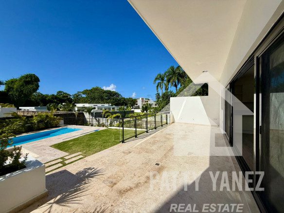 Villa moderna de 3 dormitorios – Complejo residencial cerrado, a unos pasos de la playa