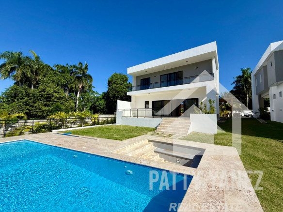 Villa moderna de 3 dormitorios – Complejo residencial cerrado, a unos pasos de la playa