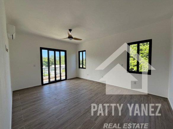 Villa moderna de 3 dormitorios – Complejo residencial cerrado, a unos pasos de la playa