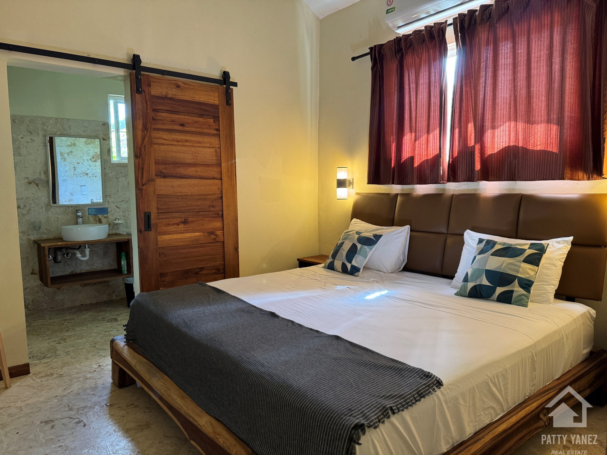 Hotel boutique en venta con villa de 9 habitaciones cerca de una playa privada en Cabarete