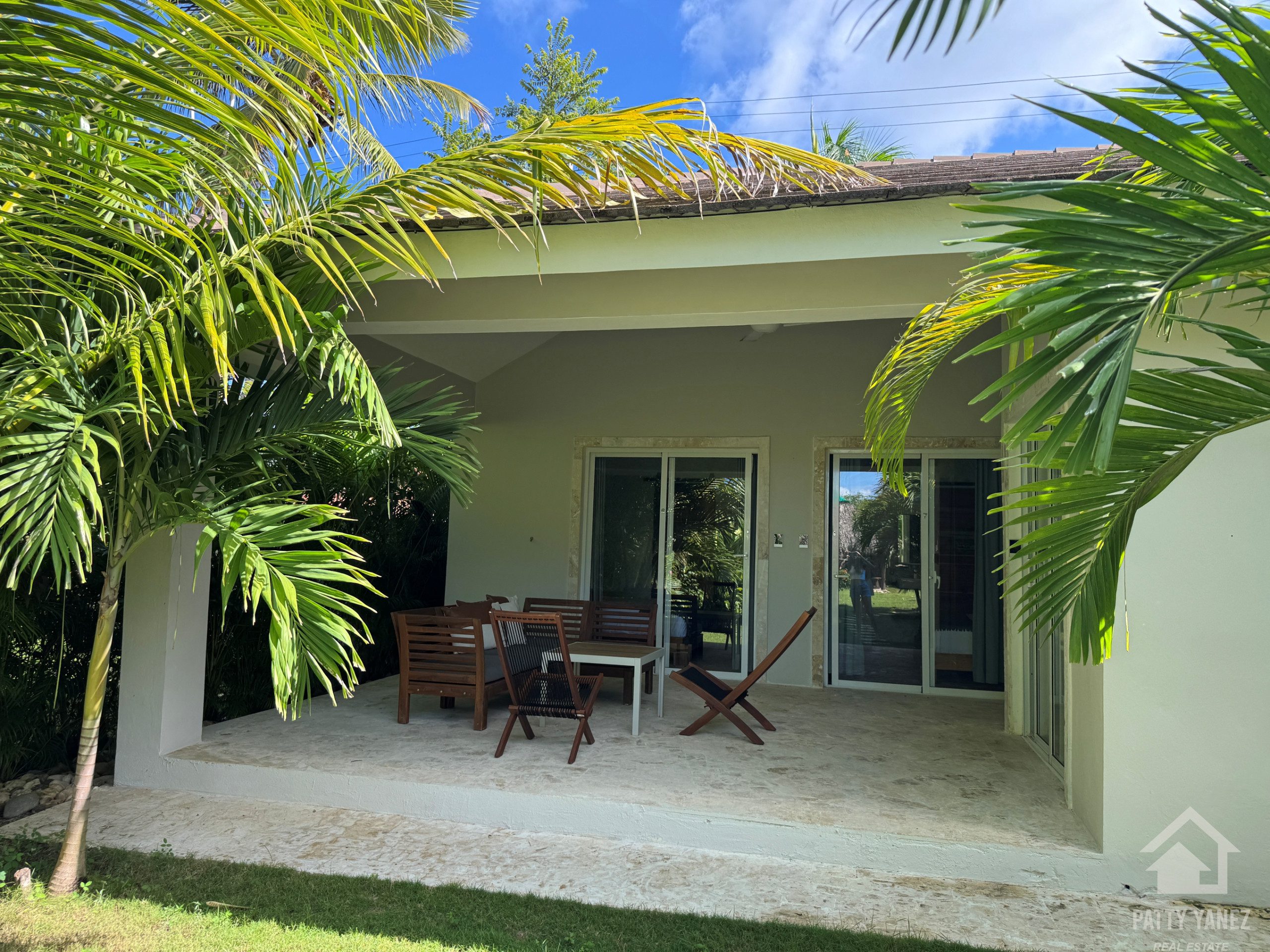 Hotel boutique en venta con villa de 9 habitaciones cerca de una playa privada en Cabarete
