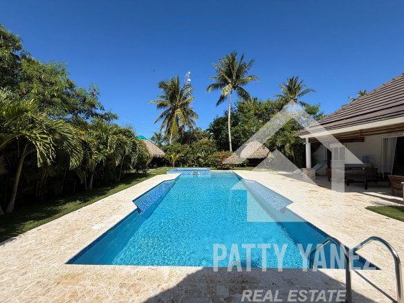 Hotel boutique en venta con villa de 9 habitaciones cerca de una playa privada en Cabarete