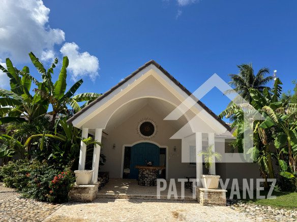 Hotel boutique en venta con villa de 9 habitaciones cerca de una playa privada en Cabarete