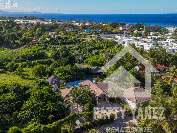 Hotel boutique en venta con villa de 9 habitaciones cerca de una playa privada en Cabarete