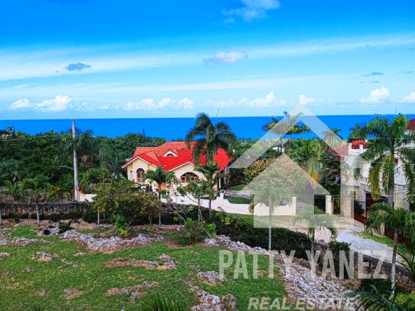 Ocean-View Estate with Separate Guest Residence in Cabrera