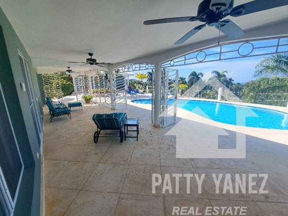 Multi-Unit House in Cabrera Hillside for Sale