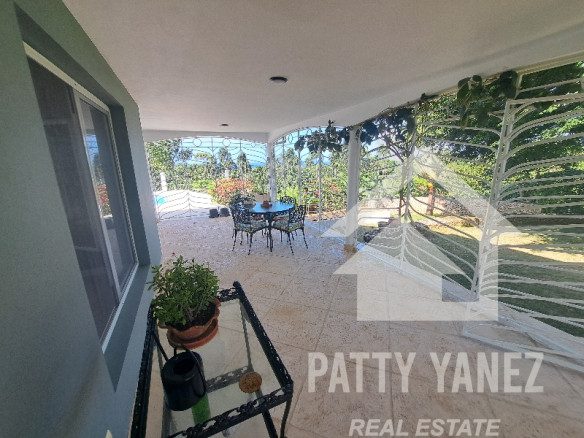 Multi-Unit House in Cabrera Hillside for Sale
