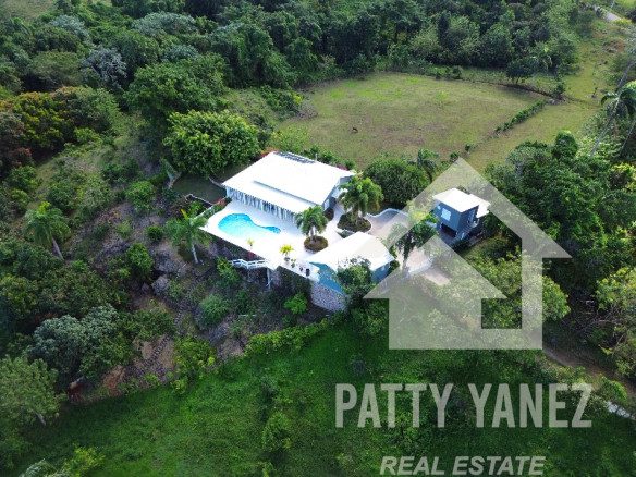 Multi-Unit House in Cabrera Hillside for Sale