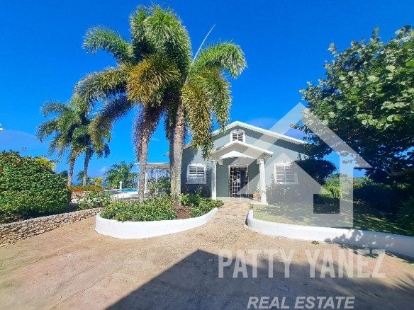 Multi-Unit House in Cabrera Hillside for Sale
