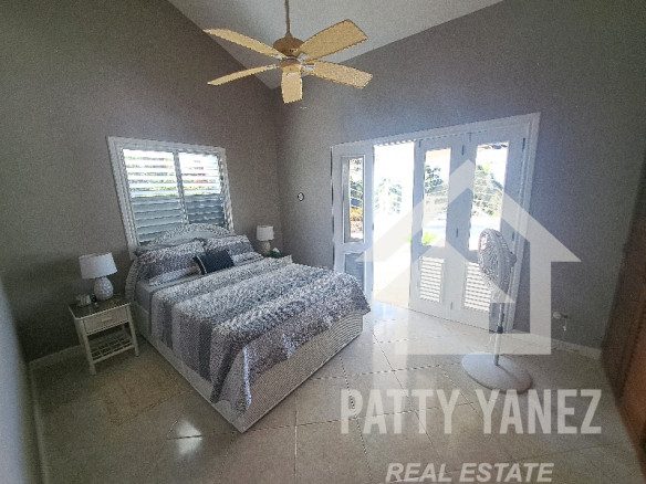 Multi-Unit House in Cabrera Hillside for Sale