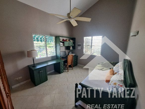 Multi-Unit House in Cabrera Hillside for Sale