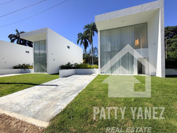2-Bedroom Villa close to Beach, Modern Interior Decor