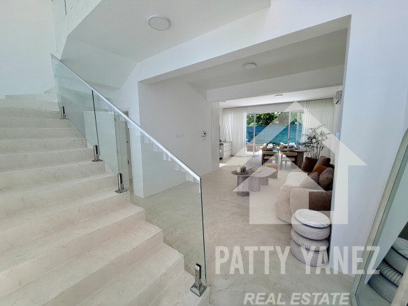 2-Bedroom Villa close to Beach, Modern Interior Decor