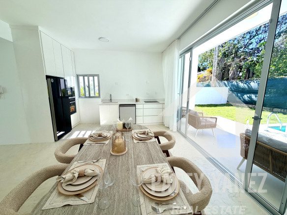 2-Bedroom Villa close to Beach, Modern Interior Decor