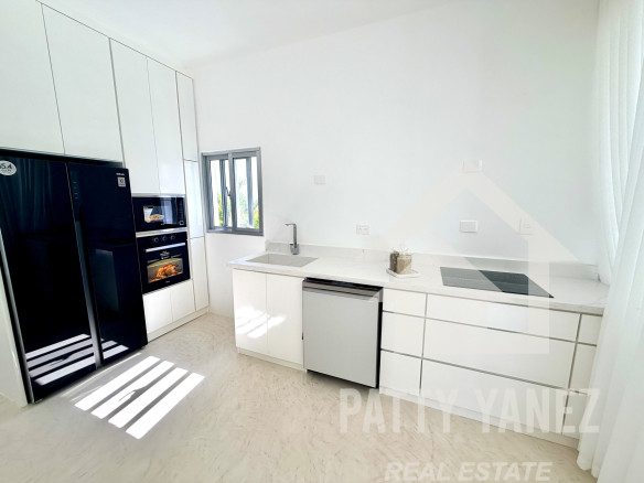 2-Bedroom Villa close to Beach, Modern Interior Decor