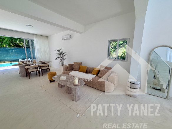 2-Bedroom Villa close to Beach, Modern Interior Decor