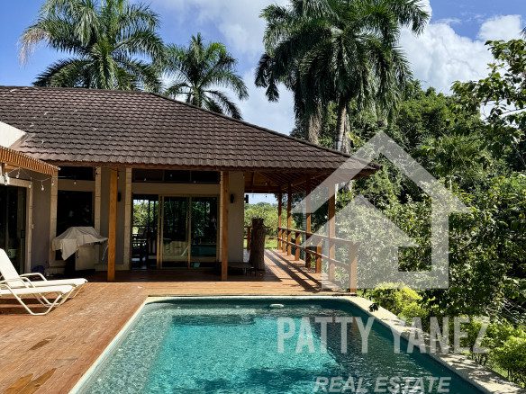5-Bedroom Villa in a Gated Community by Ocean in Cabarete