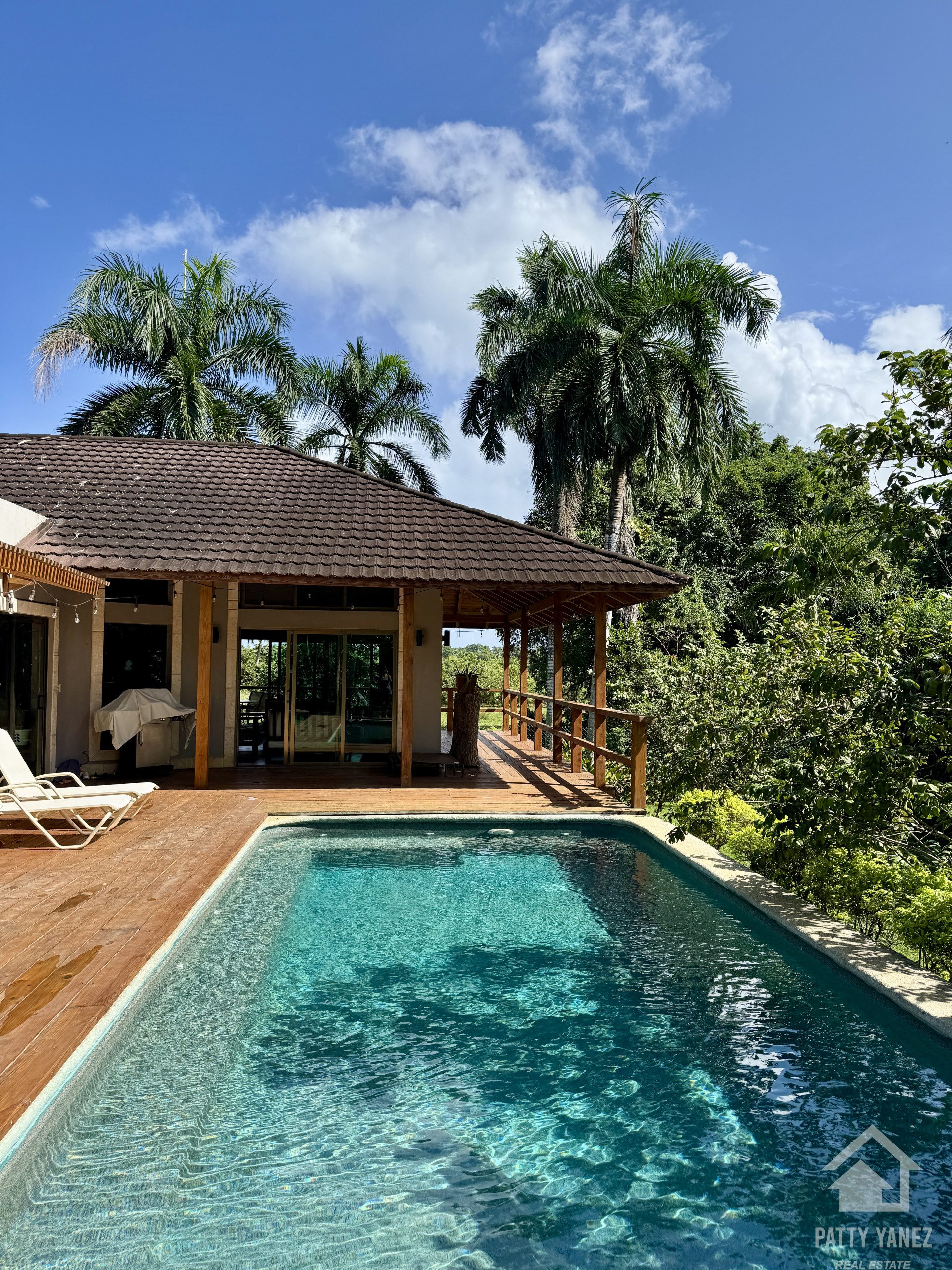 5-Bedroom Villa in a Gated Community by Ocean in Cabarete