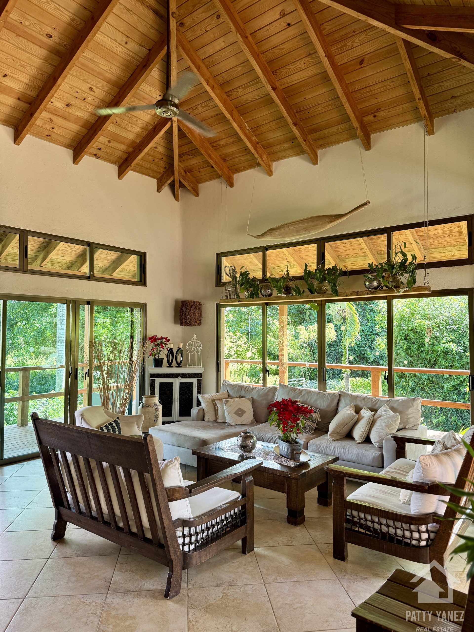 5-Bedroom Villa in a Gated Community by Ocean in Cabarete